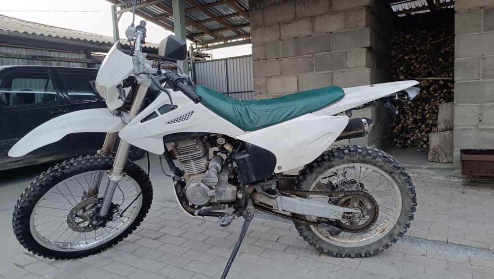 Продам мотоцикл эндуро в хорошем состоянии