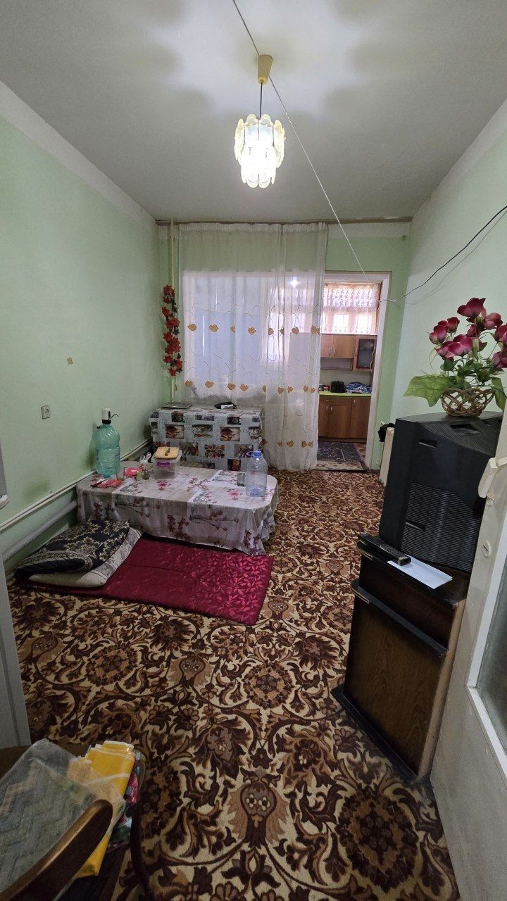 Tezda sotiladi narxi arzon boʻld 4 xona 9 etaj bazi jixozlari qolad na