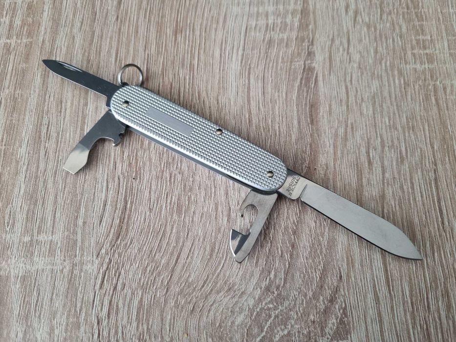 Джобни ножове Victorinox Climber, Camper, Cadet Silver