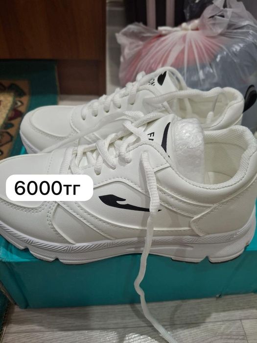 Кроссовка және қысқы етік сатамын новый