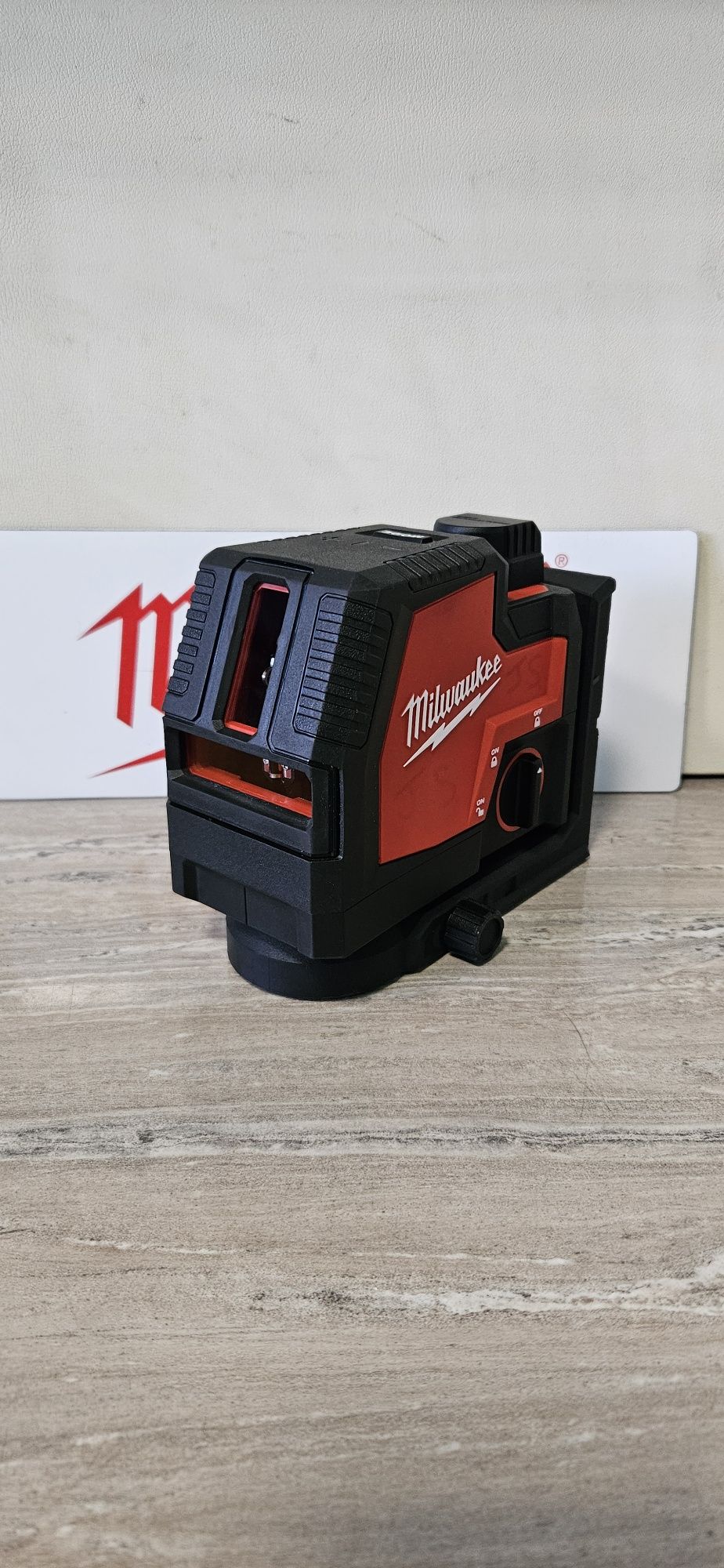 Milwaukee Линеен Лазерен Нивелир L4CLL USB