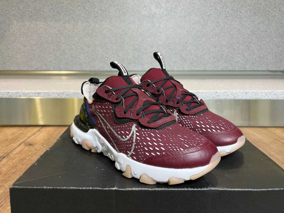 ОРИГИНАЛНИ *** Nike React Vision /Dark Beetroot/Metallic Silver