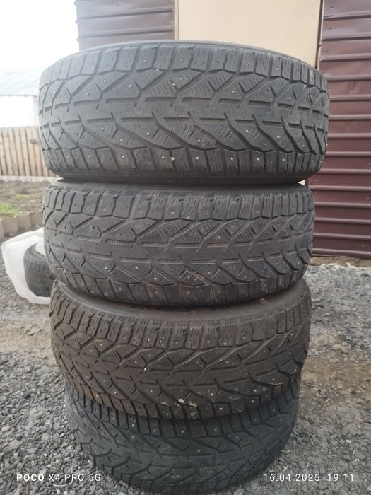 Продам шипованая резина 225# 60 #17