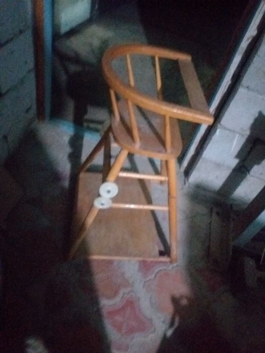 Продается  детский стул