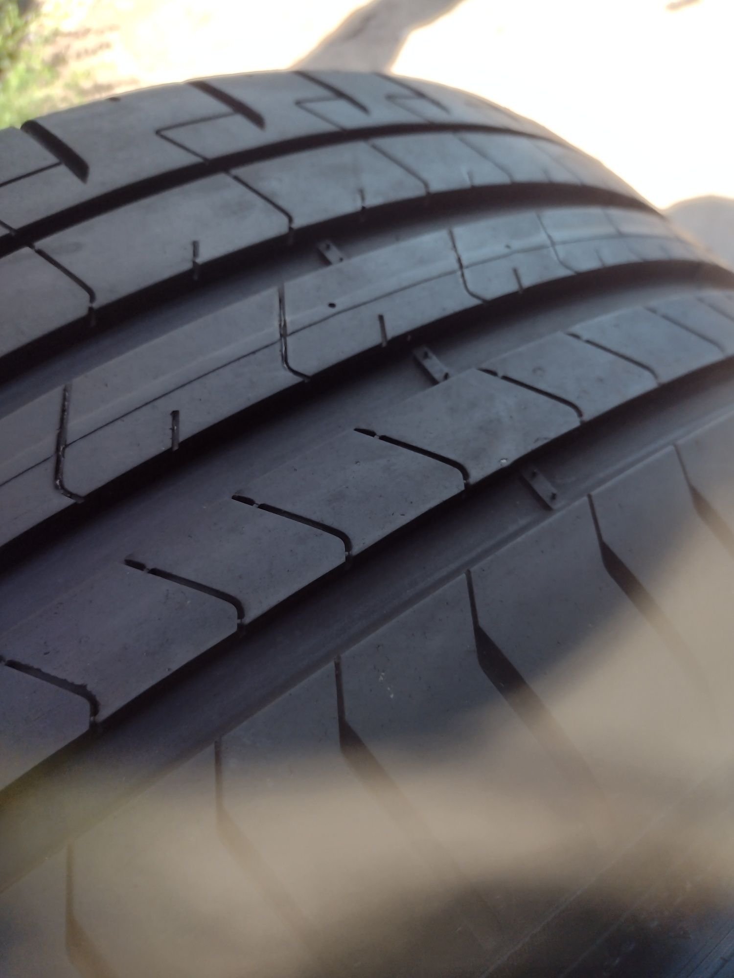 Почти нови 2бр.235/40/18 Pirelli PZ4 dot0723