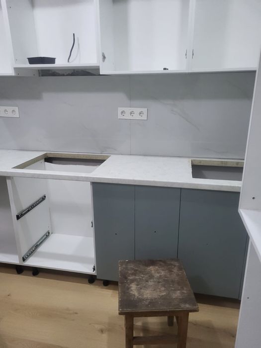 Продам  фасады и корпус  от незаконченной кухни