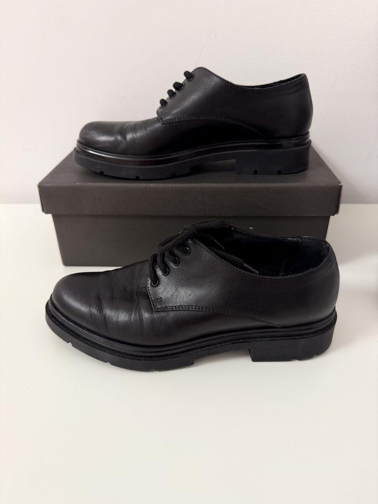 Pantofi negri de piele marime 38