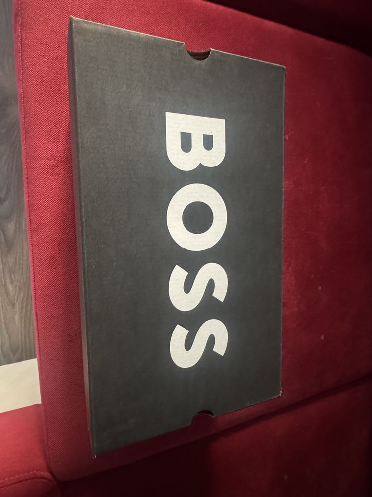 Adidasi Boss noi