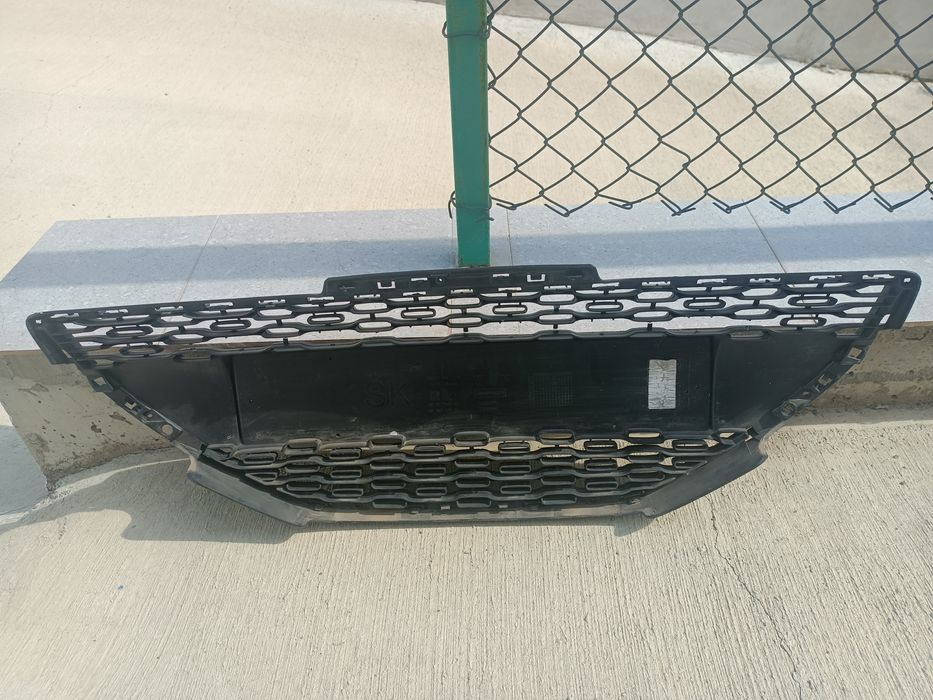 Предна решетка маска за Пежо 208 2014 година