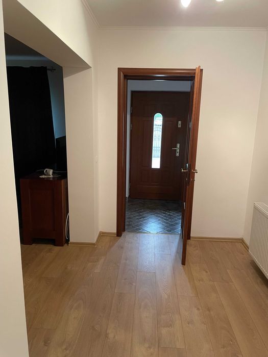 Casă cu grădină, în oraș, zonă A (zona piața Victoriei)