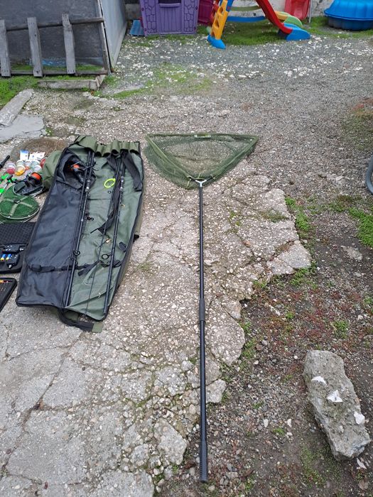 Vând scule de pescuit