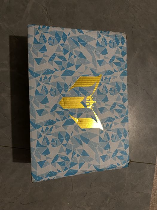 Продаю Сороконожки