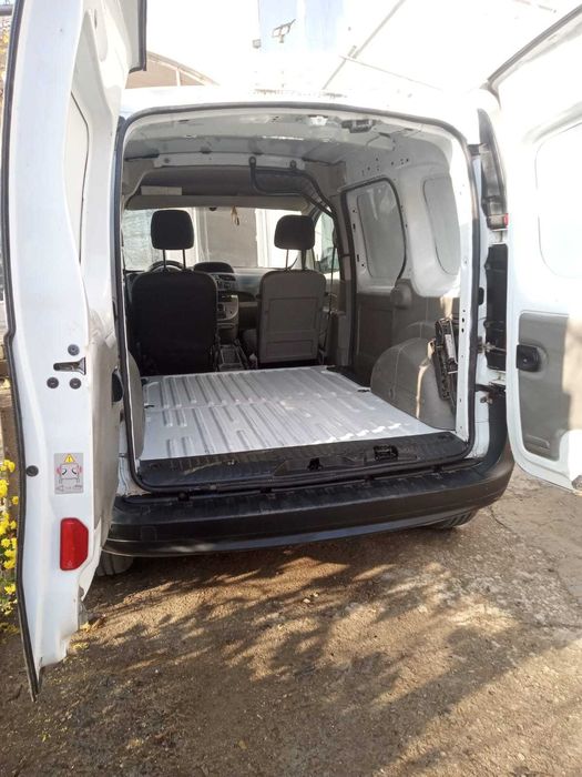 Vând Renault kangoo