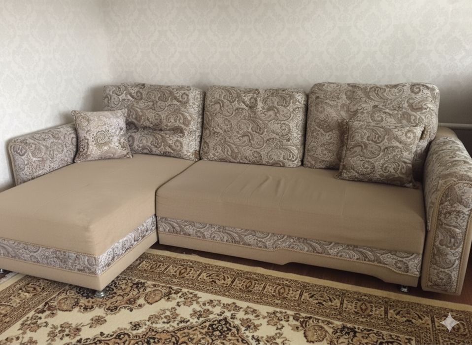 Продается угловой мягкий диван
