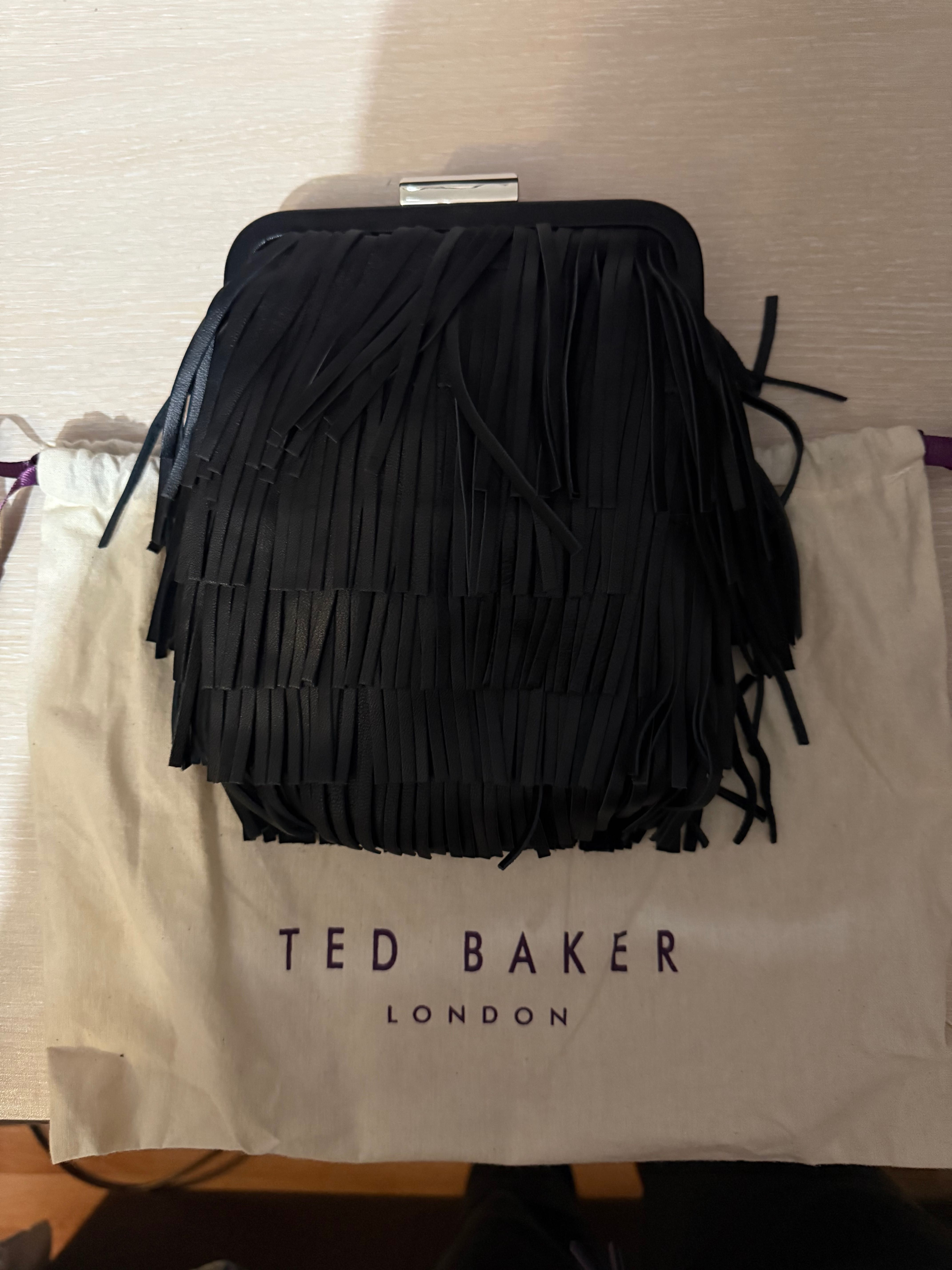 Черна чанта с ресни Ted Baker
