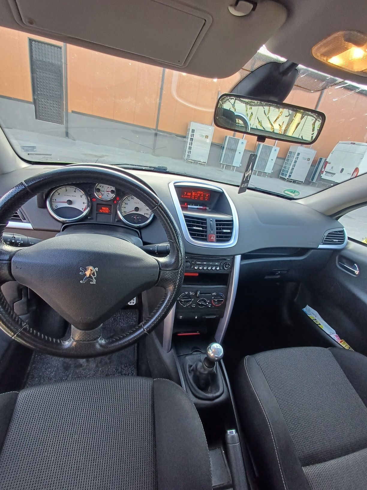 peugeot 207 cc ..