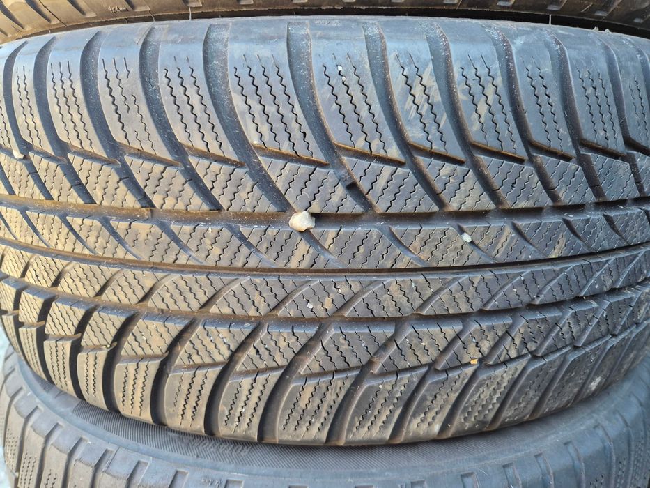Anvelope de IARNA - 225/45/18 - BRIDGESTONE - Impecabile