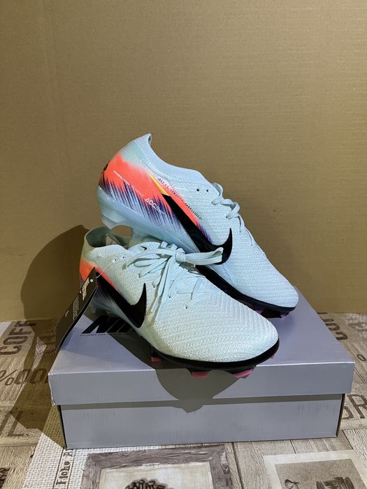 Футболни обувки- Nike mercurial