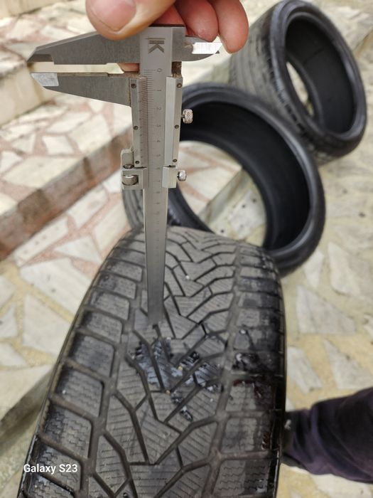 Всесезонни гуми 255/35/R19 Rotalla Setula Цената е за 4-те.