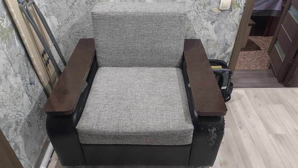 Продам диван и кресло