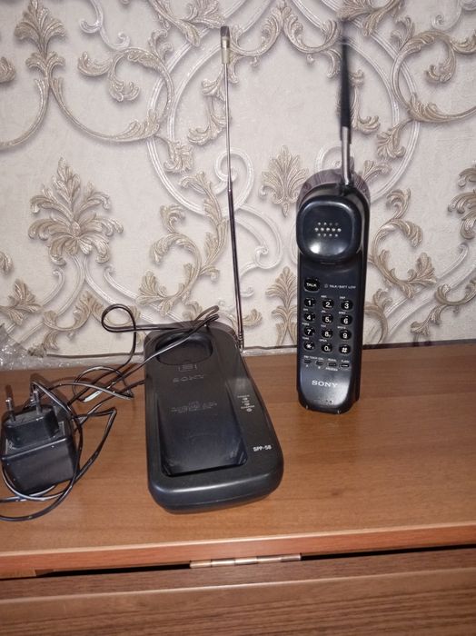 Продам радиотелефон с базой SONY SPP-58