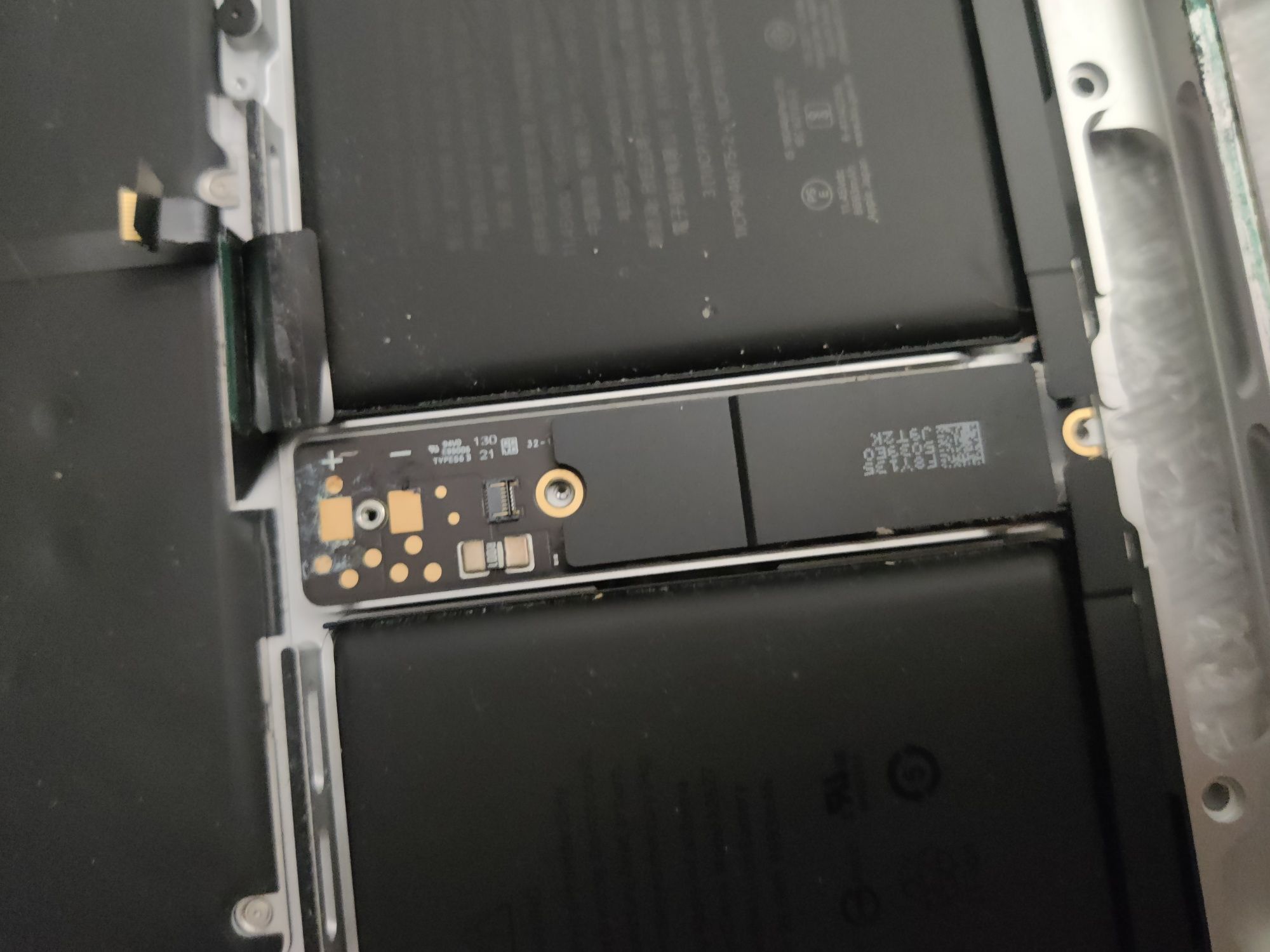 Top Case для MacBook Pro 16.2" (2021) с клавиатурой и аккумулятором