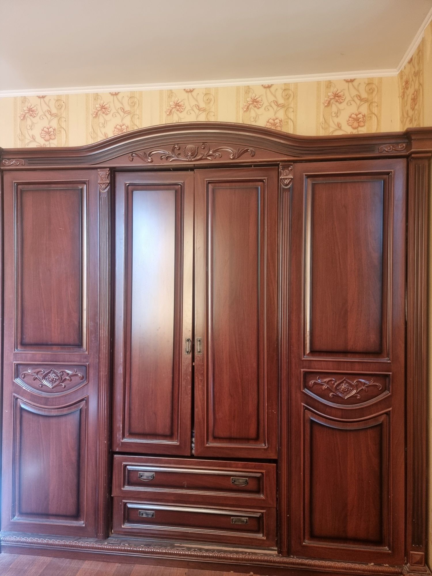 Продаётся шифоньерв хорошем состоянии