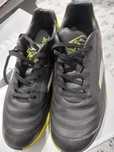 Vând adidași pt fotbal pe teren sintetic marca Joma mărimea 38