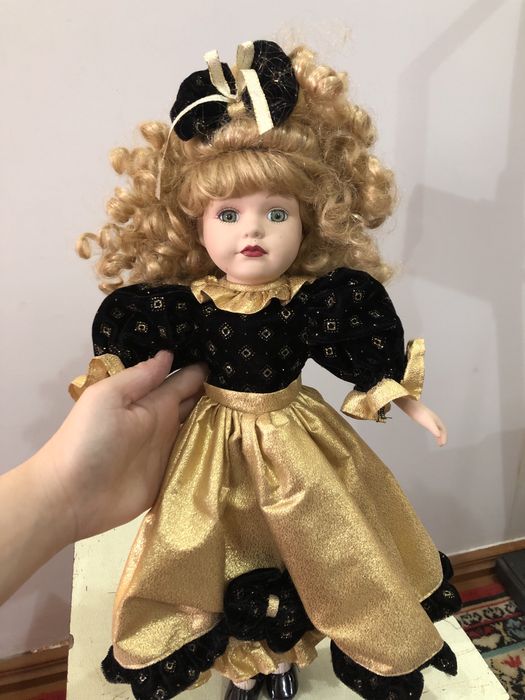 Винтажное керамическая кукла