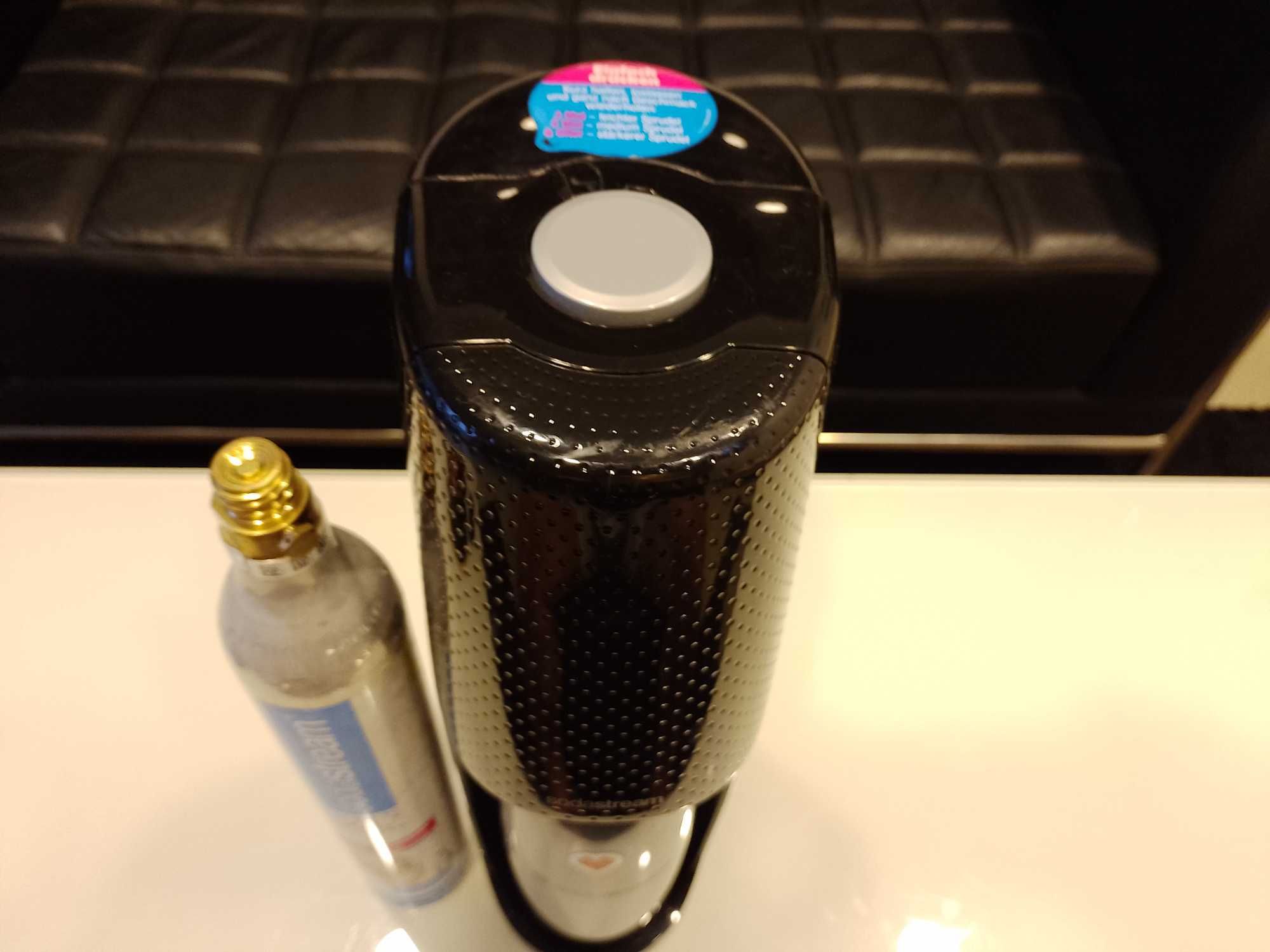 Aparat elegant sifon/bauturi carbogazoase SODASTREAM SPT - 001 + CADOU