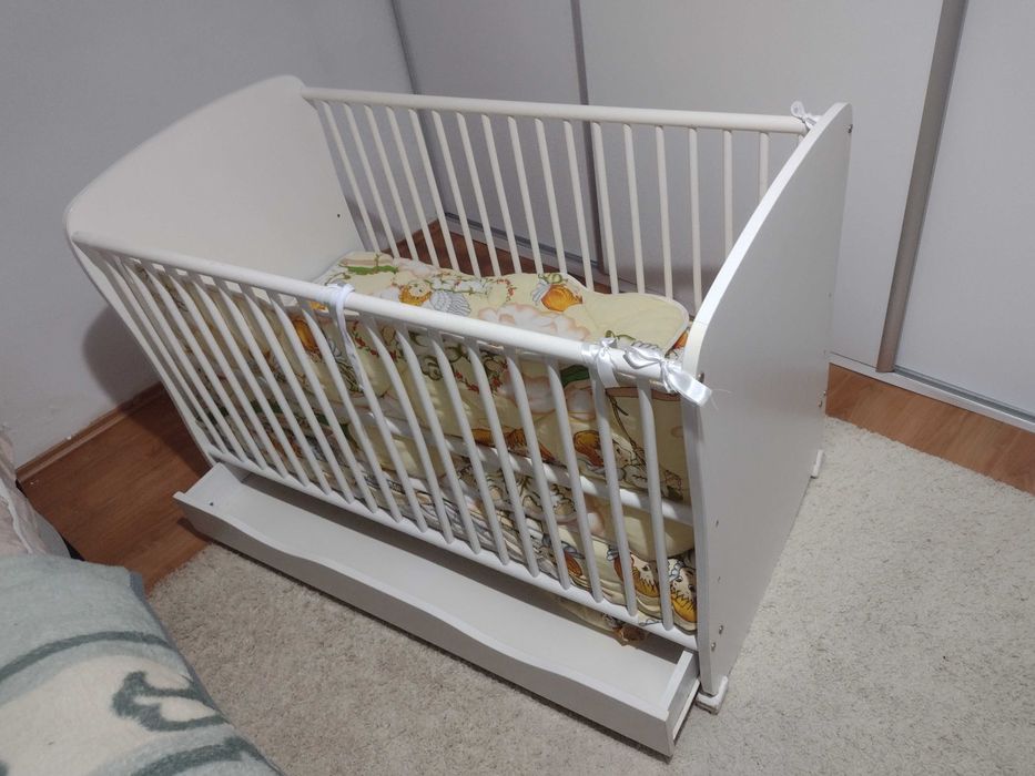 Patut pentru copii , cu sertare si saltea