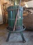Vând Teasc de Struguri  120 L