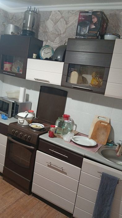 Продам куханный гарнитур и двери