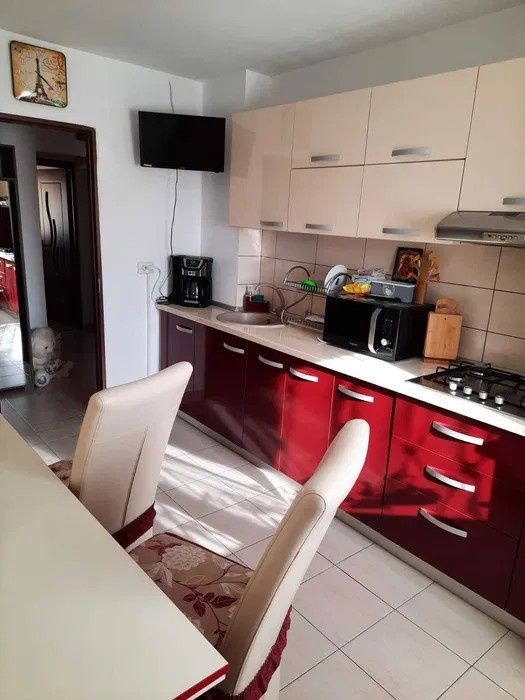 Apartament de vânzare ,3 camere .