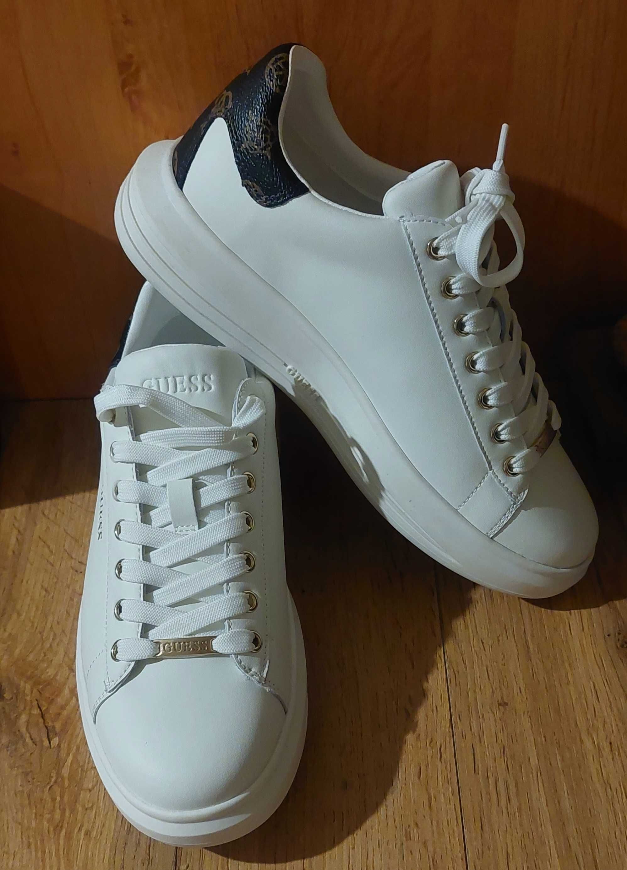 Kецове Guess нови