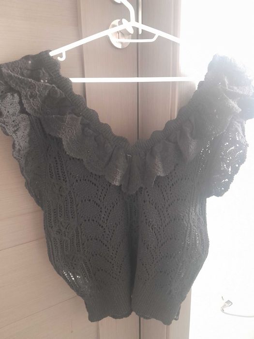 Bluza cu volane Zara