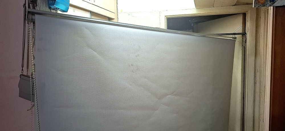 Экран. 1,8 м × 2.0 м