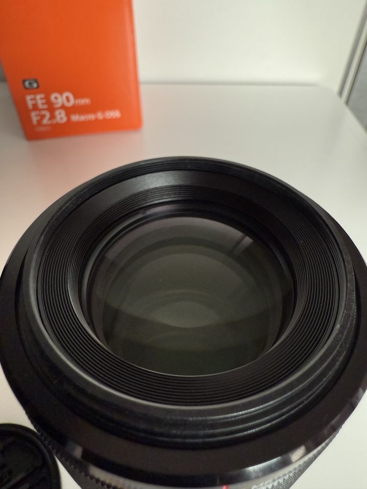 Sony FE 90mm f/2.8 Macro G OSS