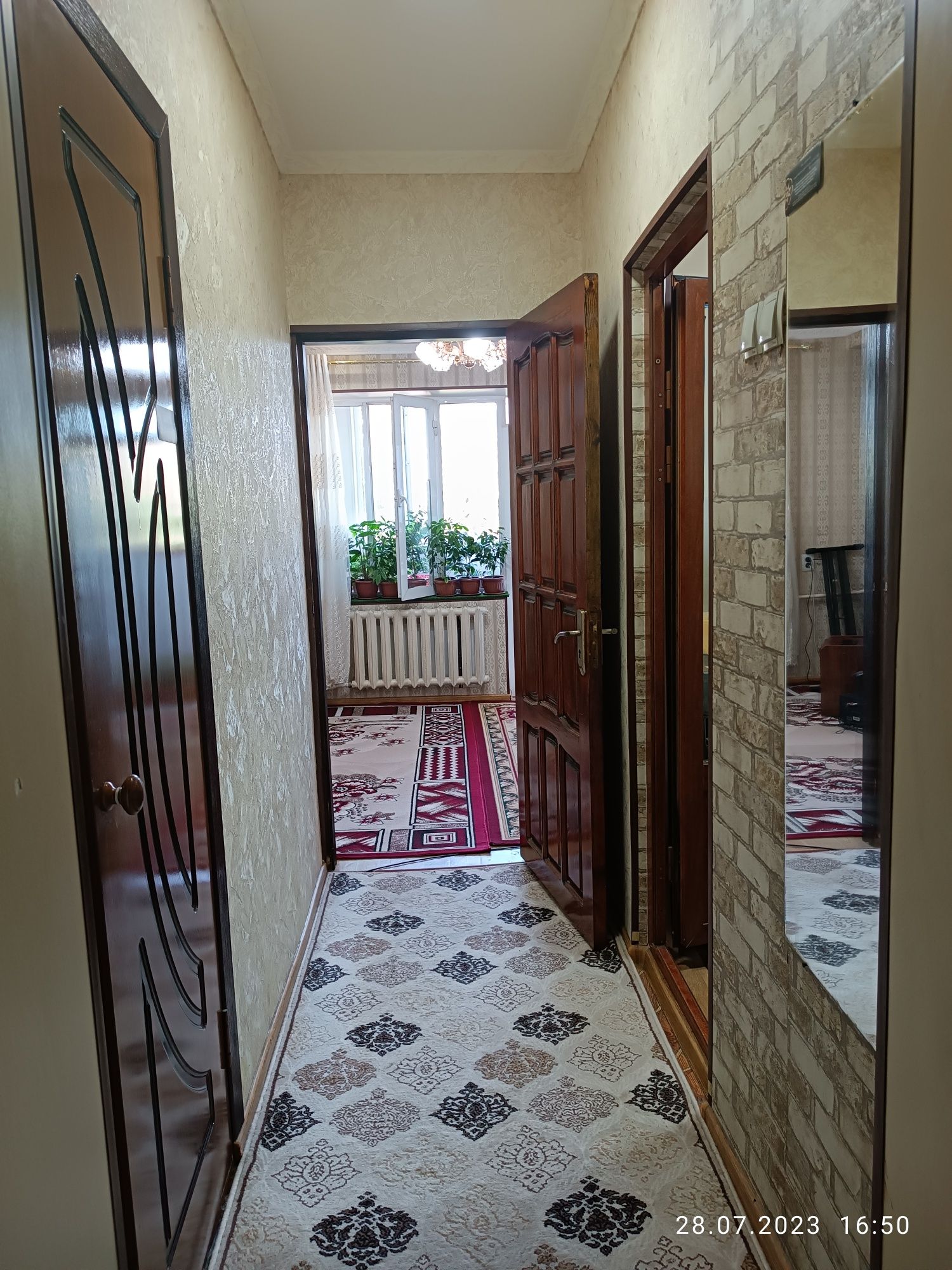 Продам свой дом Юнусабад 2/22/26  4 этаж ,сразу можно зайти и жить,