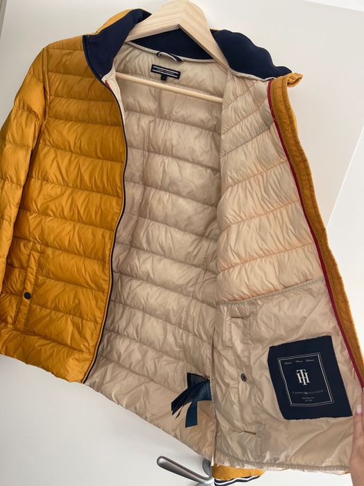 Дамска яке на Tommy Hilfiger