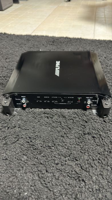 Amplificator Alpine BBX-T600