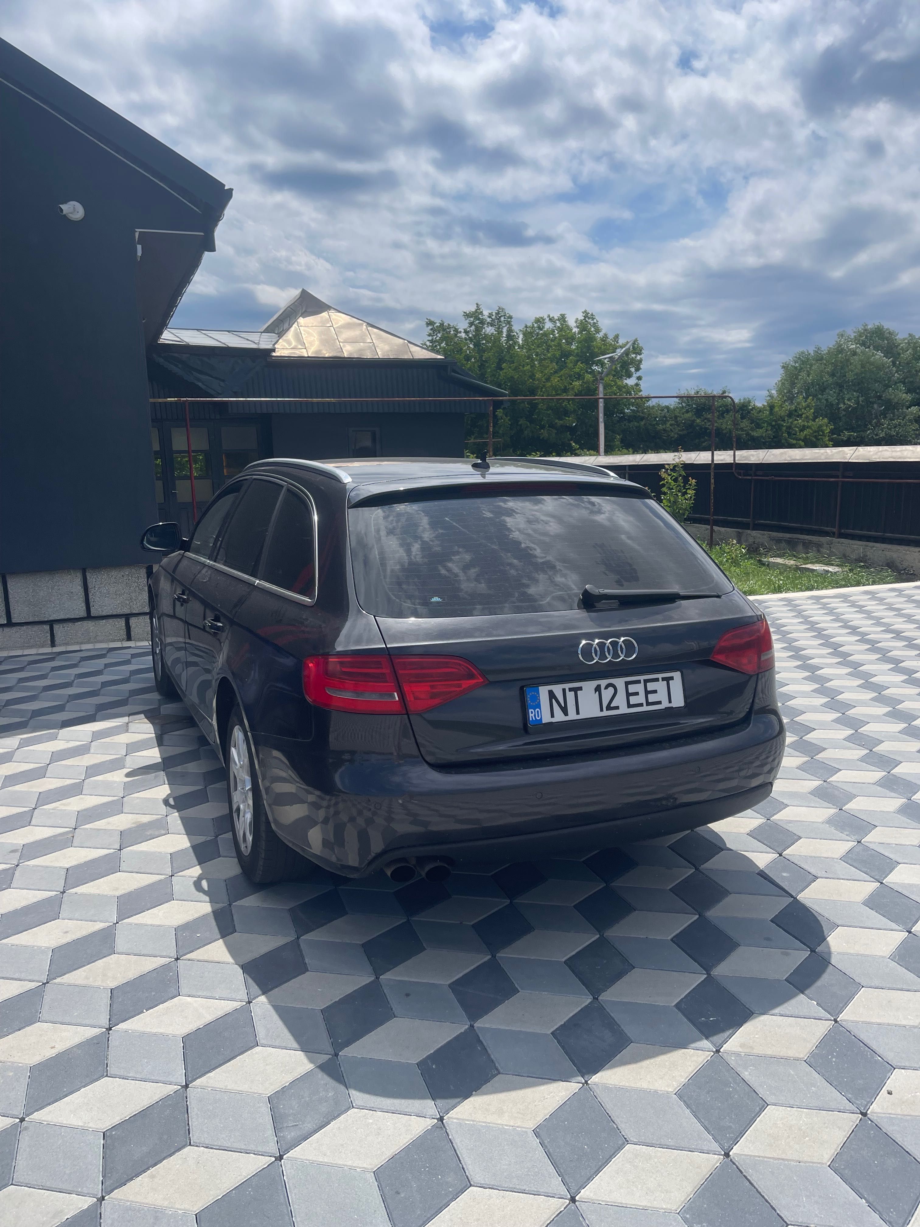 Audi A4b8 din 2009