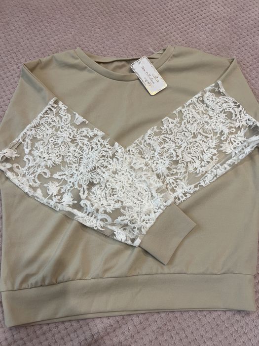 Елегантна лека дамска блуза