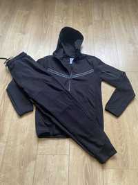 Trening Tech Fleece Nike marimea XL,XXL