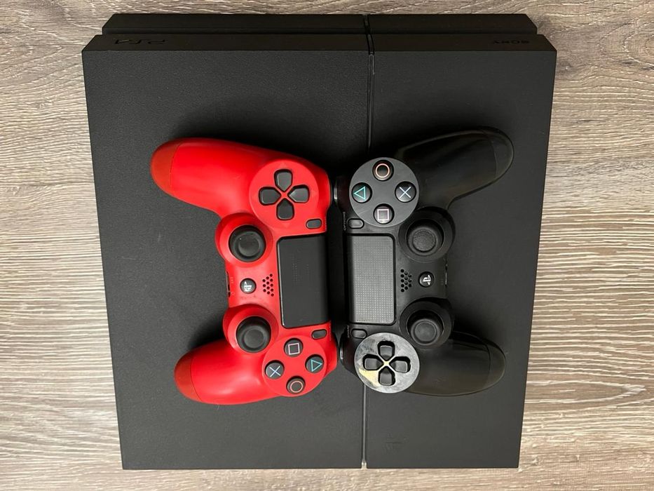 Продам пс4 в идеальном состоянии