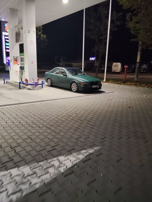 Vând sau schimb BMW E39 520i