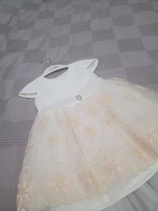 Продам платье нарядное детское