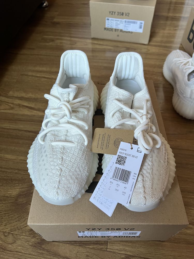 Yeezy 350 Bone Noi