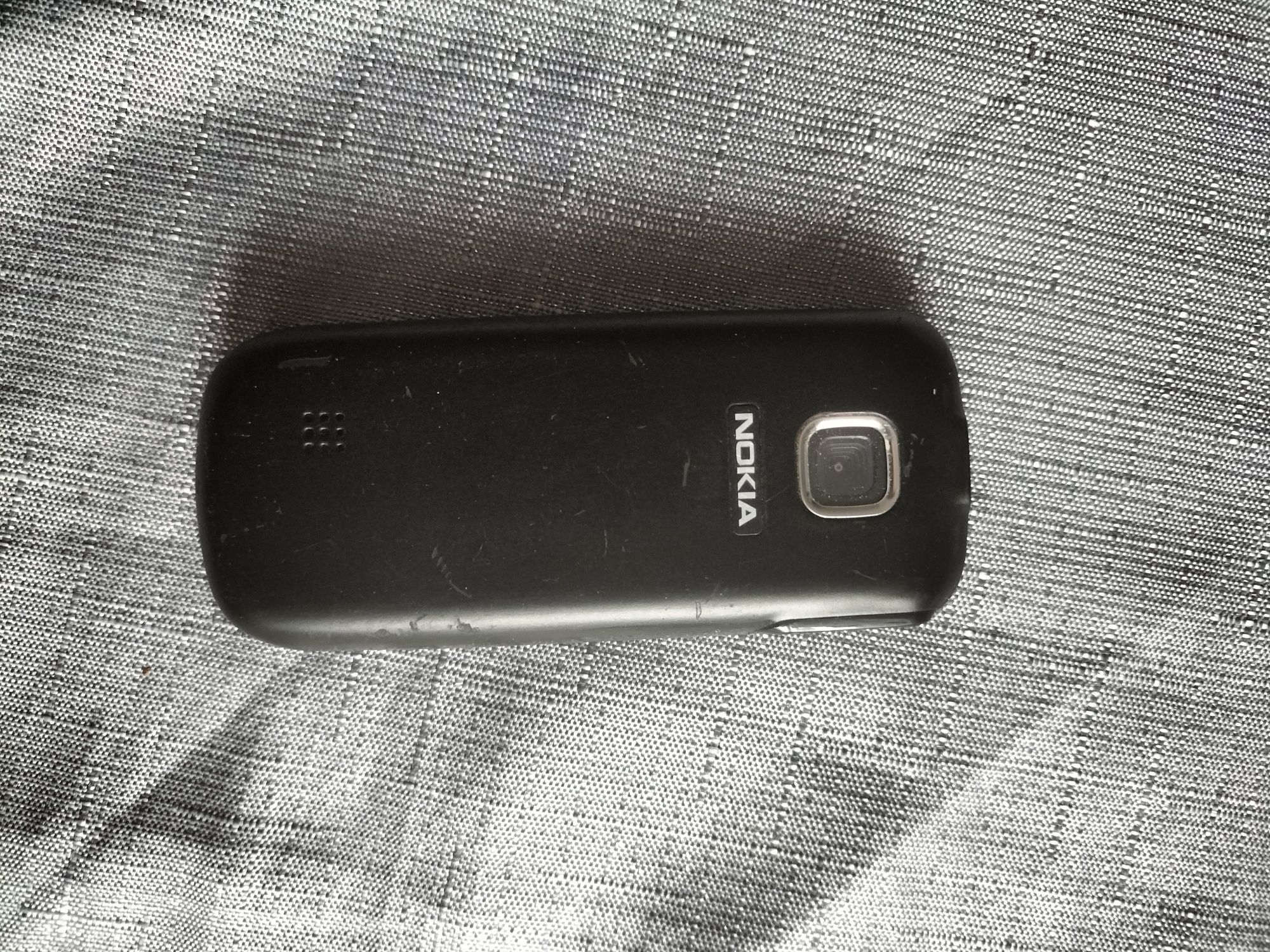 Vând Nokia 2330c