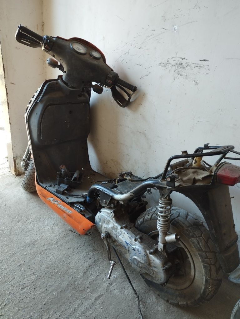Scutere 2 si 4 timpi 50cc